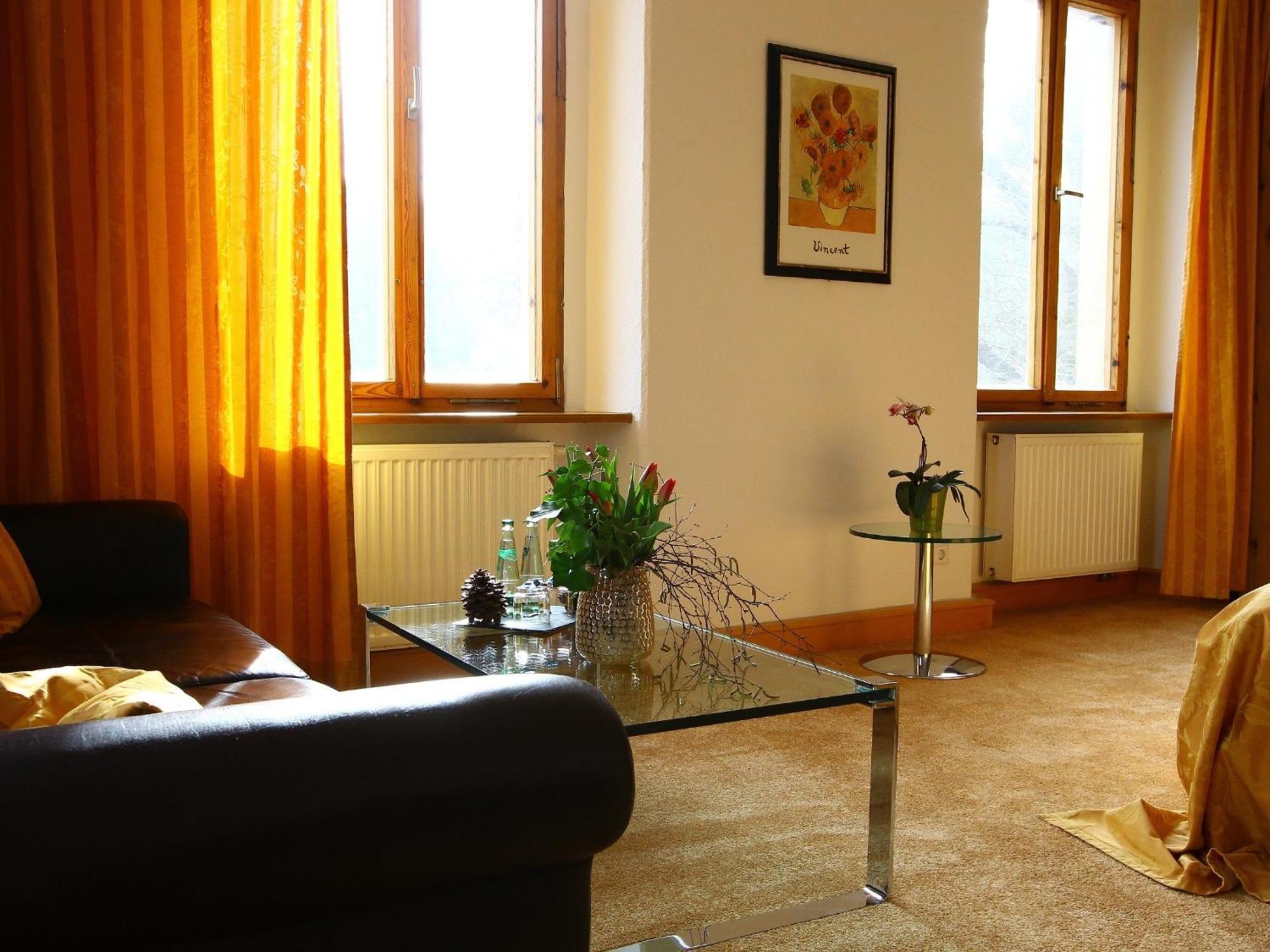 Hotel & Restaurant Schloss Weissenburg Uhlstädt 客房 照片