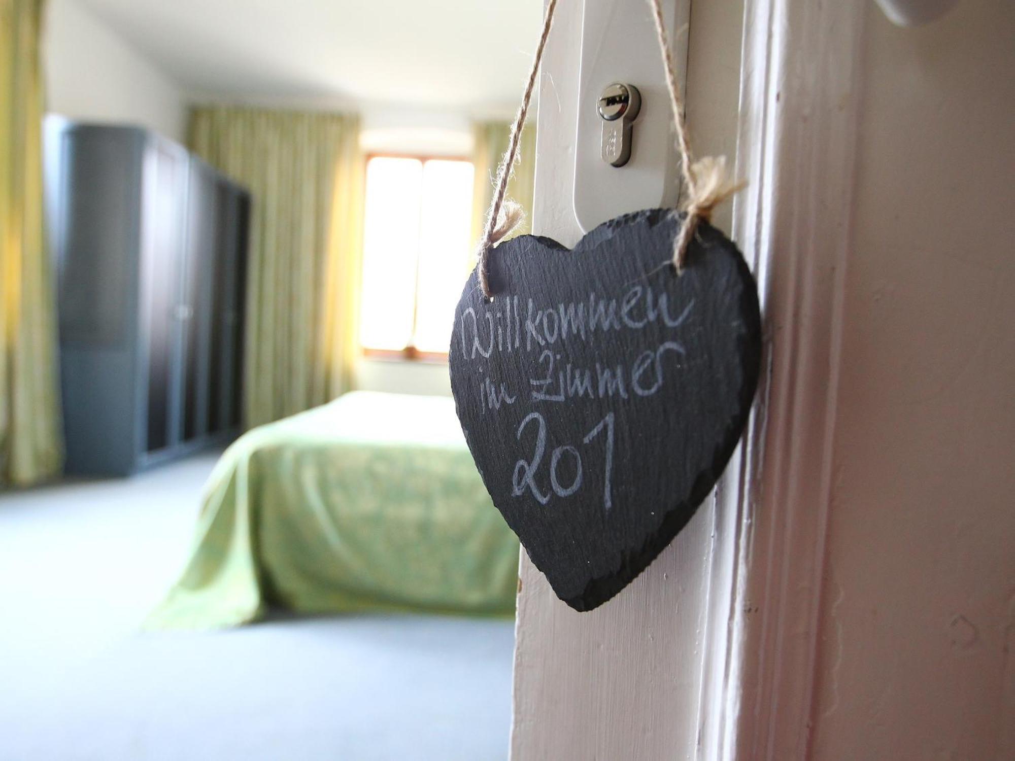 Hotel & Restaurant Schloss Weissenburg Uhlstädt 外观 照片