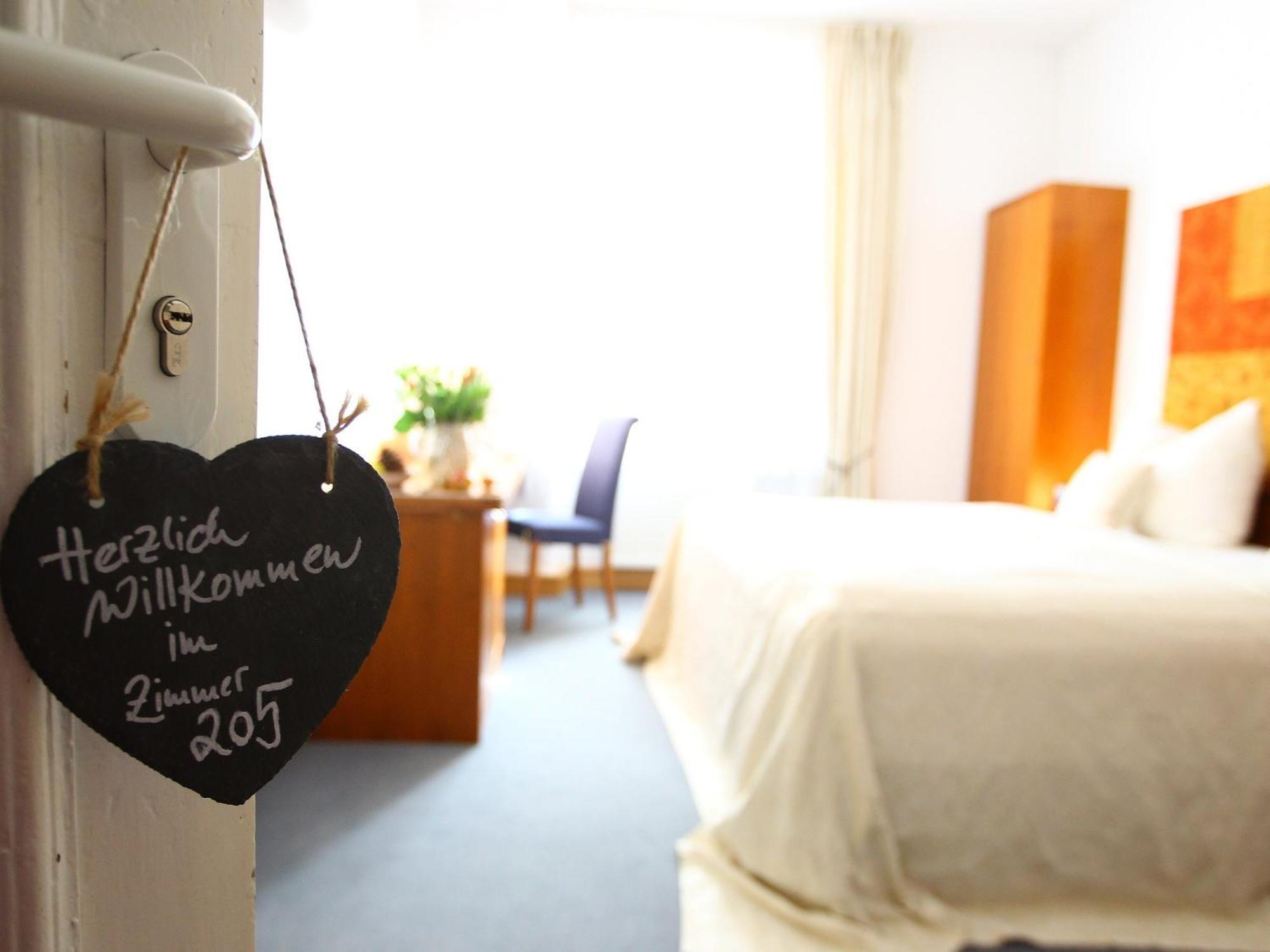 Hotel & Restaurant Schloss Weissenburg Uhlstädt 客房 照片