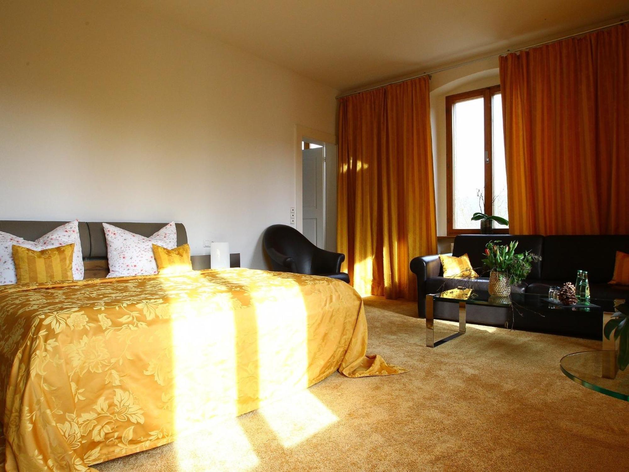 Hotel & Restaurant Schloss Weissenburg Uhlstädt 客房 照片