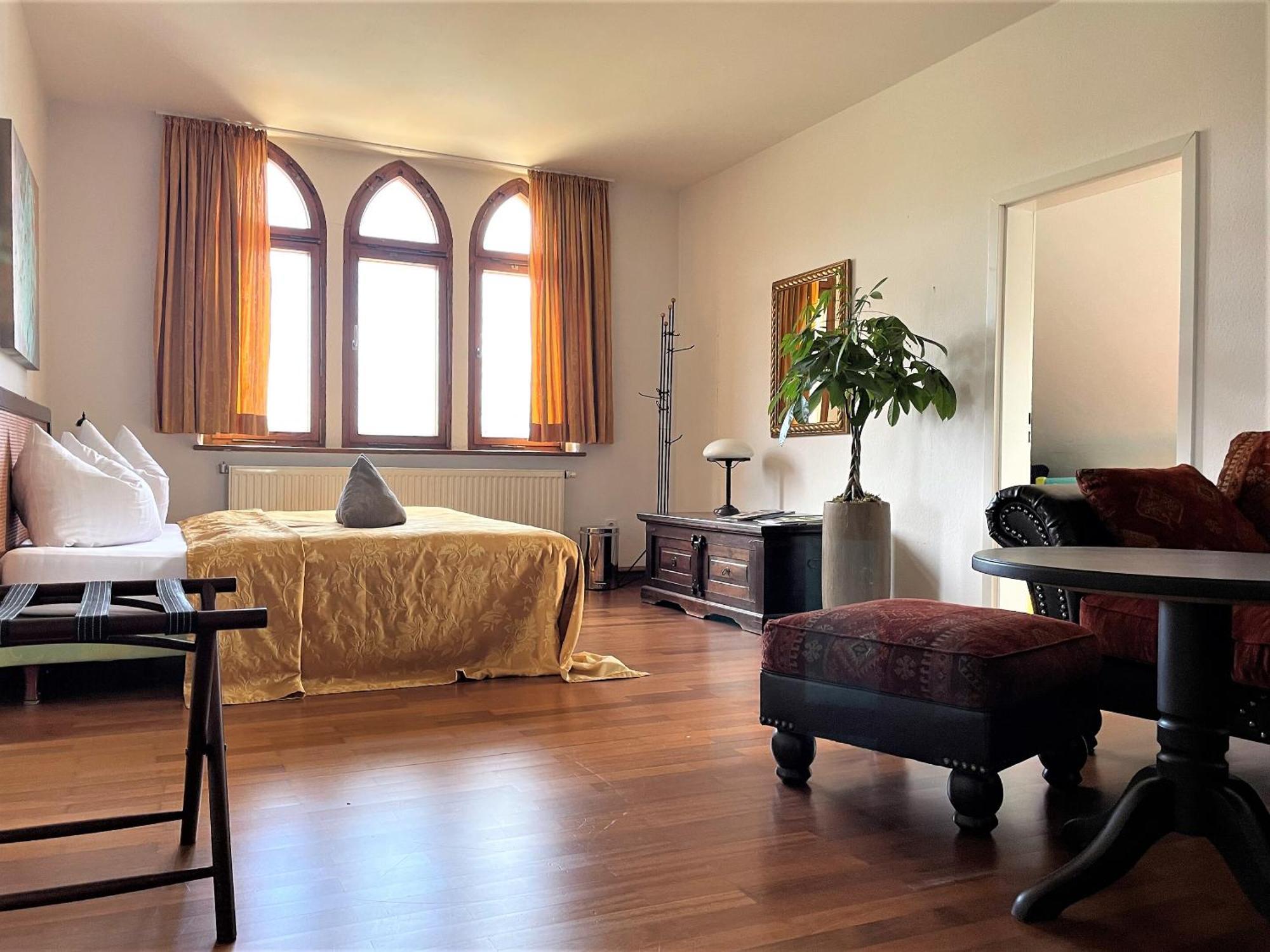 Hotel & Restaurant Schloss Weissenburg Uhlstädt 客房 照片