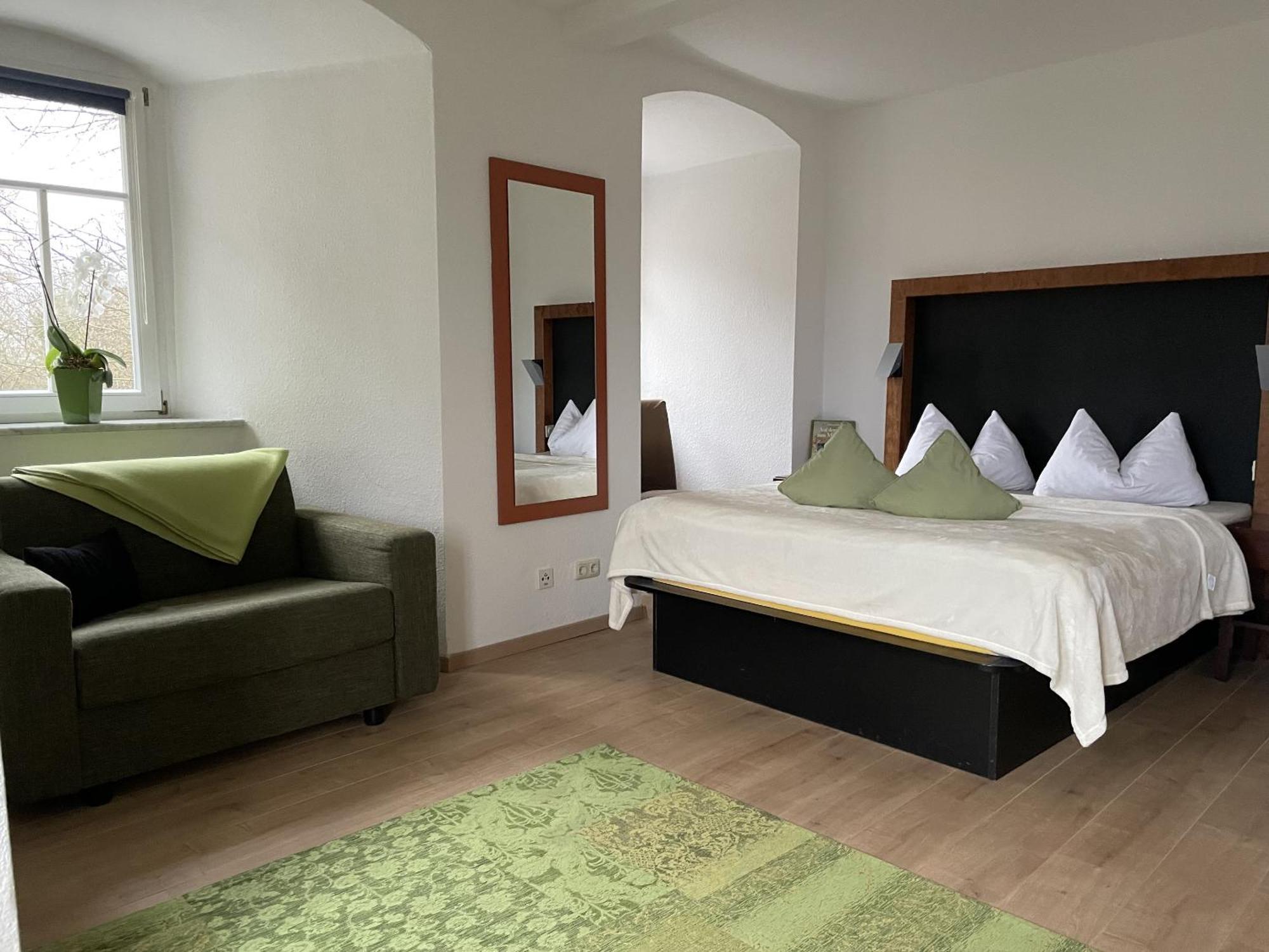 Hotel & Restaurant Schloss Weissenburg Uhlstädt 客房 照片