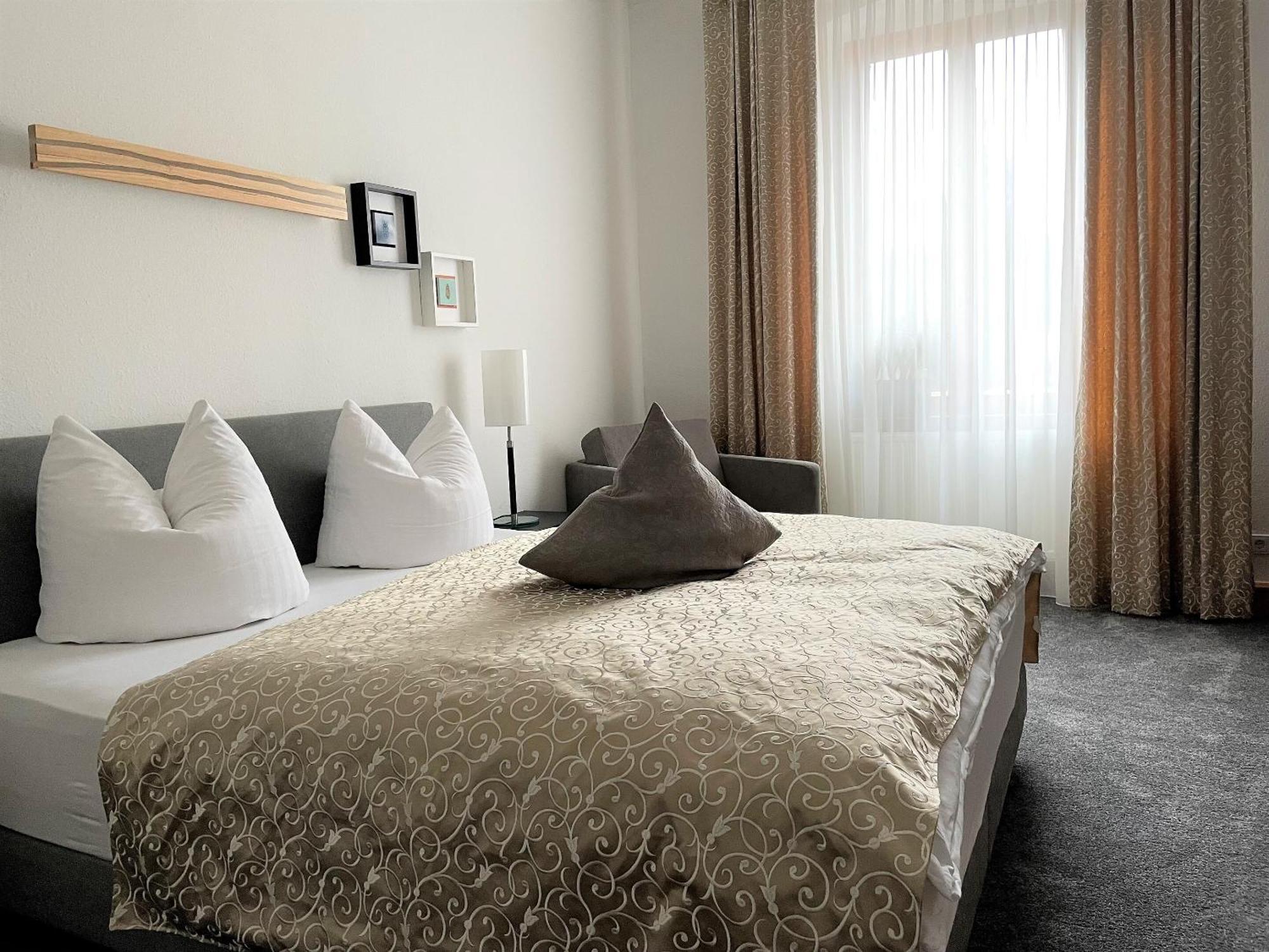 Hotel & Restaurant Schloss Weissenburg Uhlstädt 客房 照片