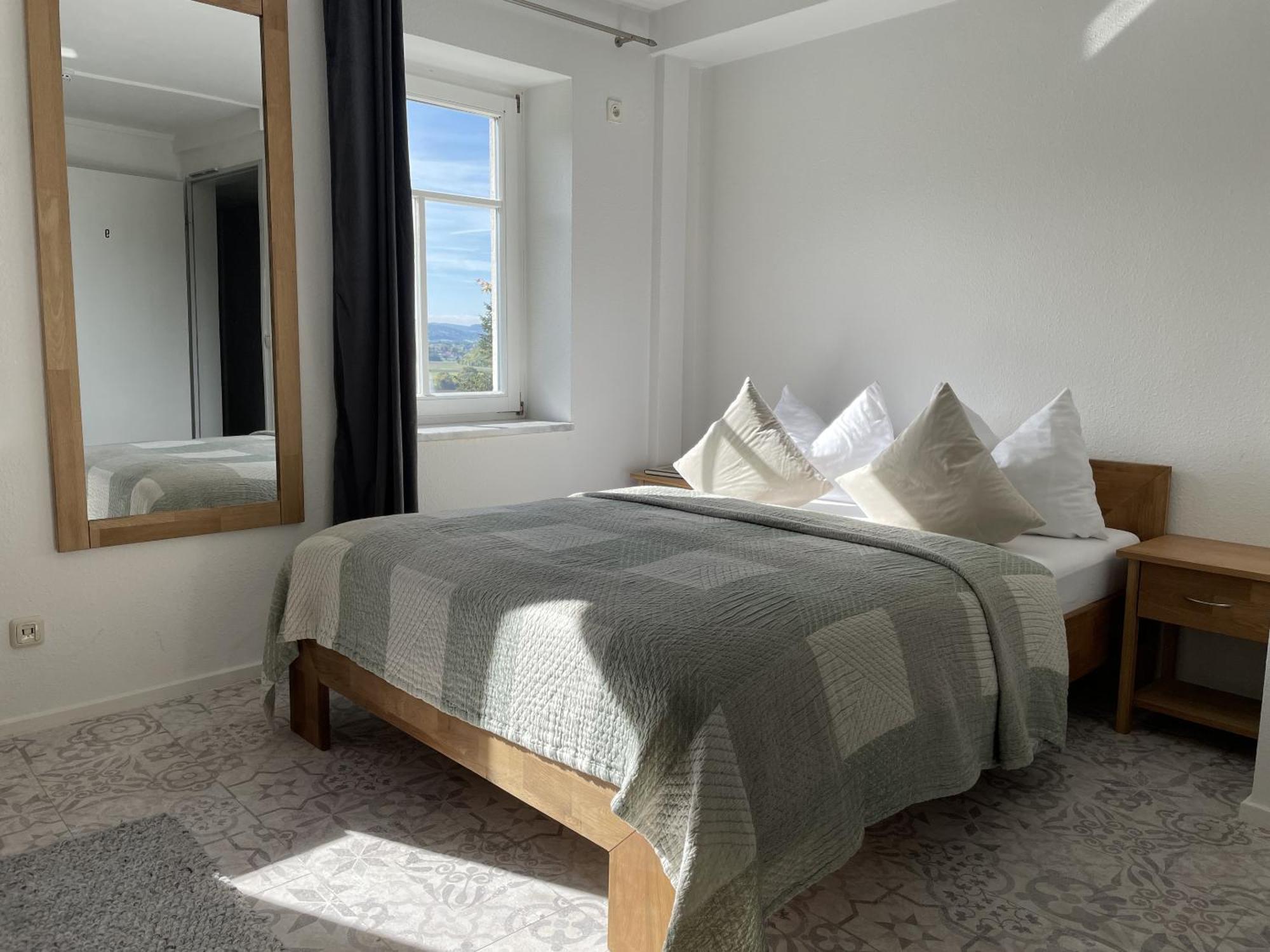 Hotel & Restaurant Schloss Weissenburg Uhlstädt 客房 照片