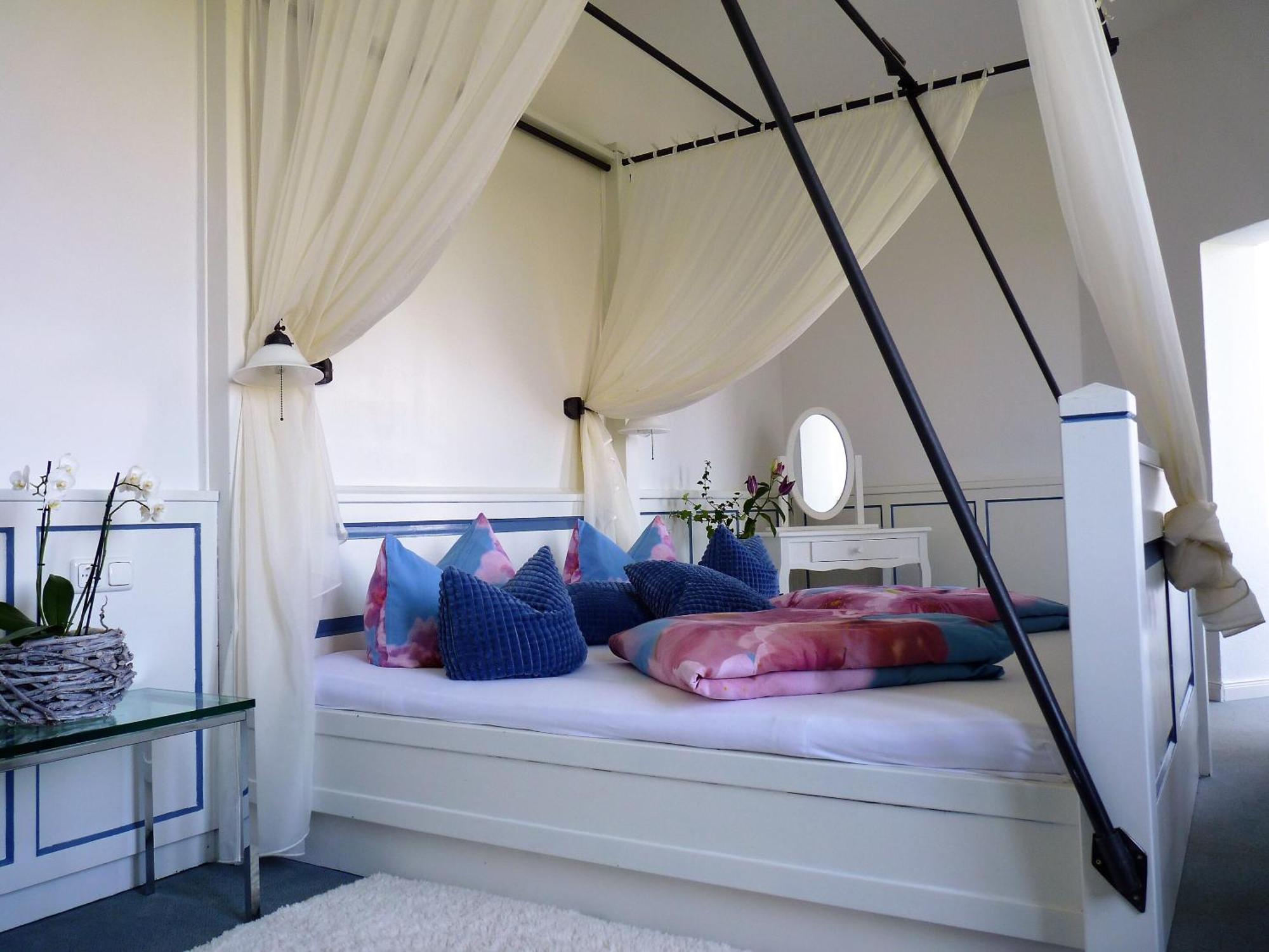 Hotel & Restaurant Schloss Weissenburg Uhlstädt 客房 照片